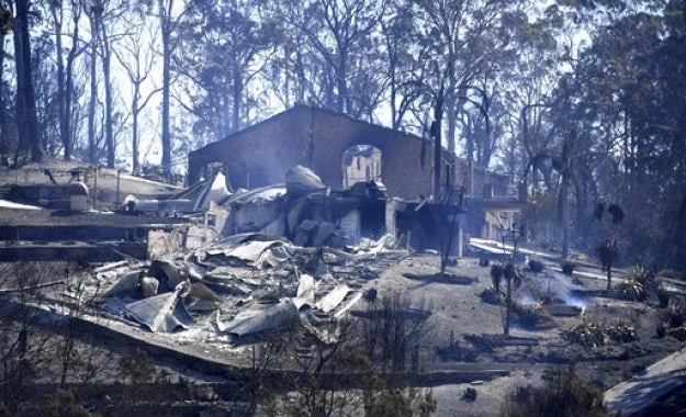 Αυστραλία: Τεράστιες καταστροφές σε παραθαλάσσια πόλη εξαιτίας πυρκαγιάς